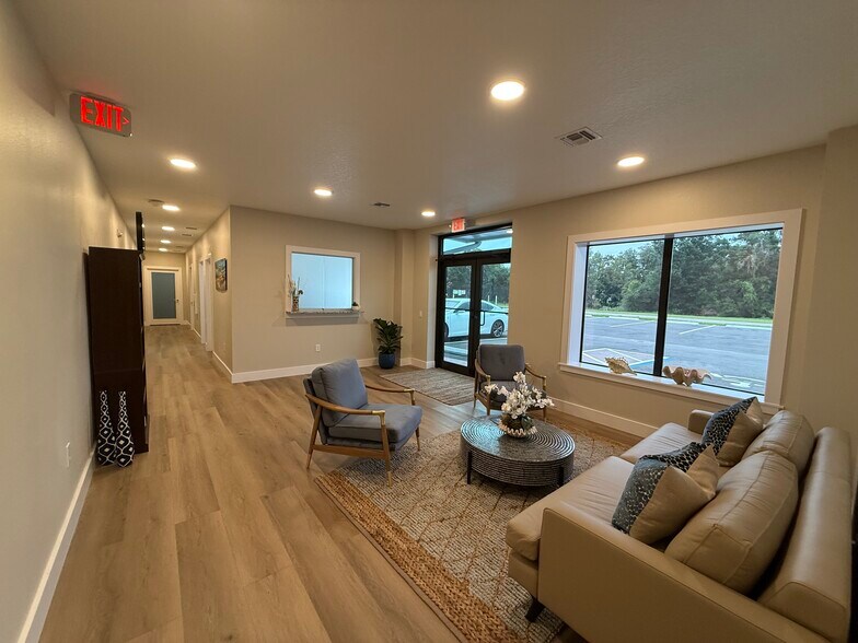 More Photos Of 3699 Airfield Dr W, Lakeland Office For Sale