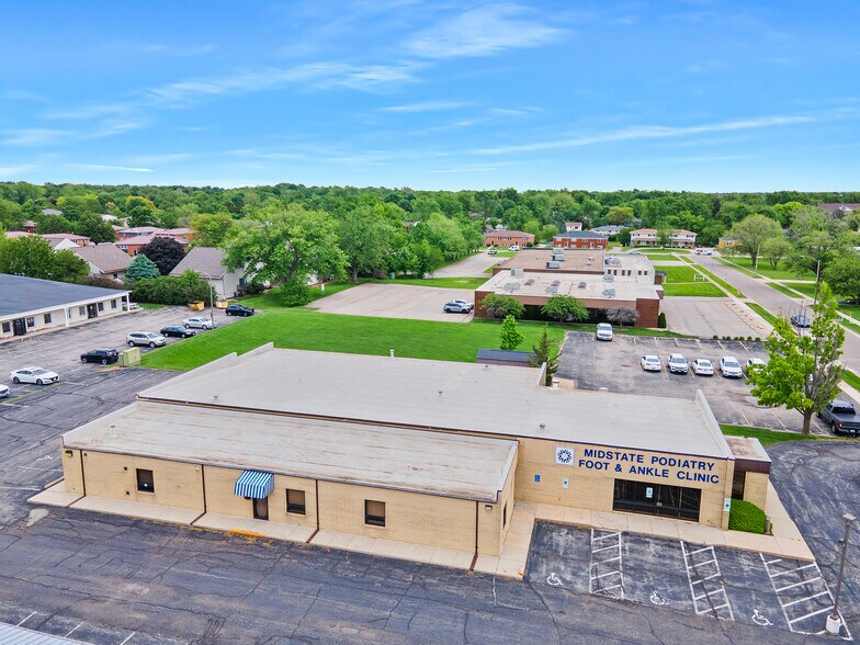 More Photos Of 2708 McGraw Dr, Bloomington Medical For Sale