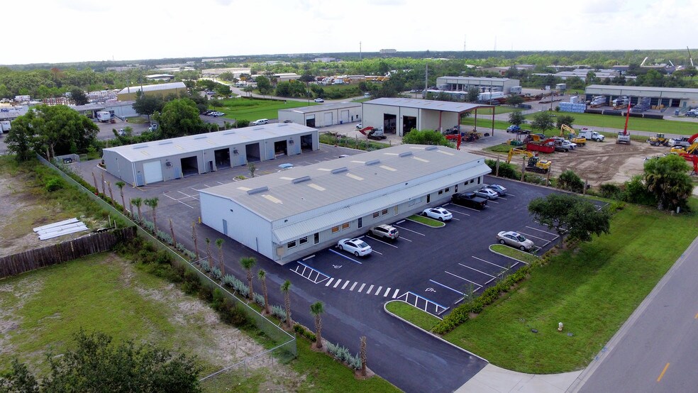 More Photos Of 1681-1687 Benchmark Ave, Fort Myers Warehouse For Lease