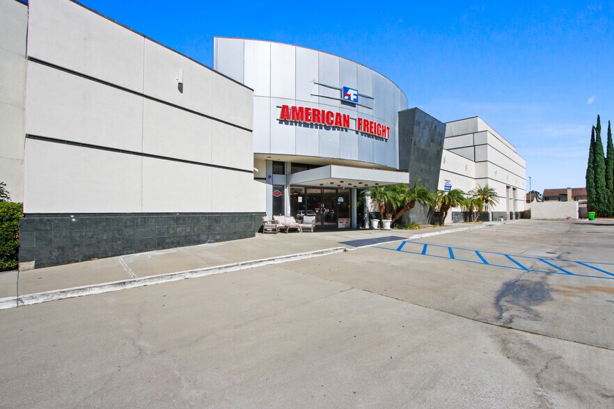More Photos Of 18714 S Gridley Rd, Cerritos Freestanding For Lease