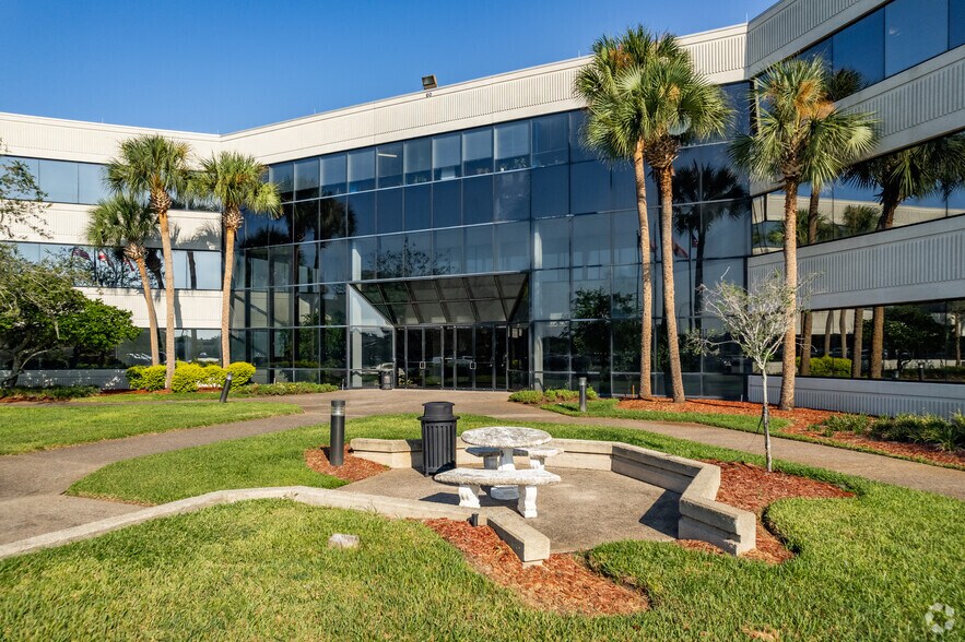 More Photos Of 604 Courtland St, Orlando Office Residential For Lease