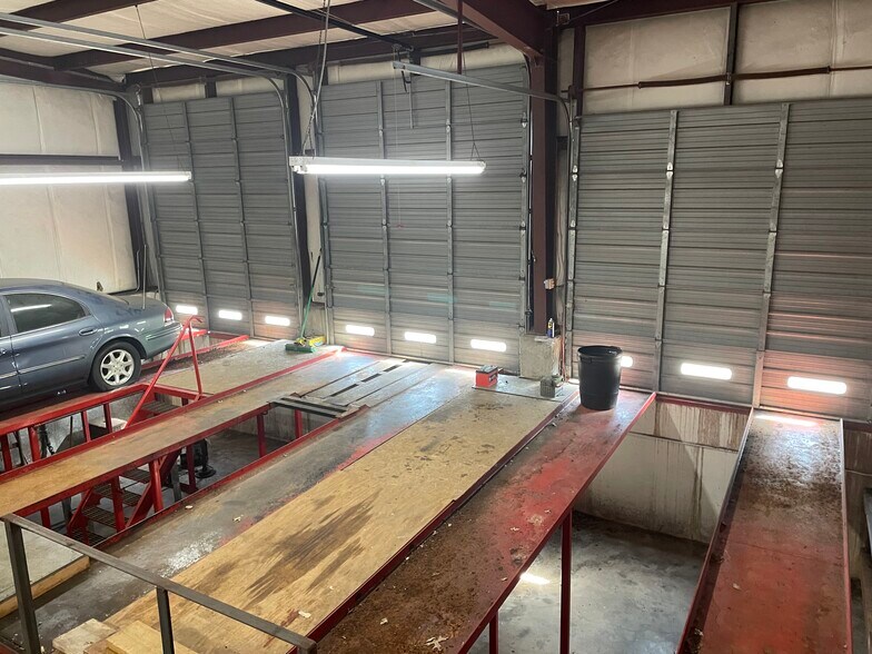 More Photos Of 403 W Walnut St, Raymore Auto Repair For Sale