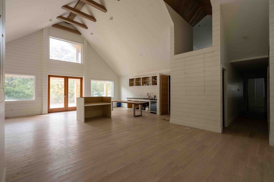 More Photos Of 1242 White Flat Rd, Mount Pleasant Office For Sale