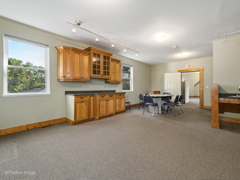More Photos Of 1125 N Delany Rd, Gurnee Medical For Sale