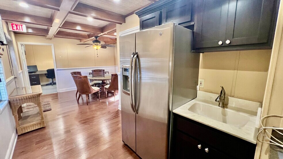 More Photos Of 5703 S Macdill Ave, Tampa Coworking Space