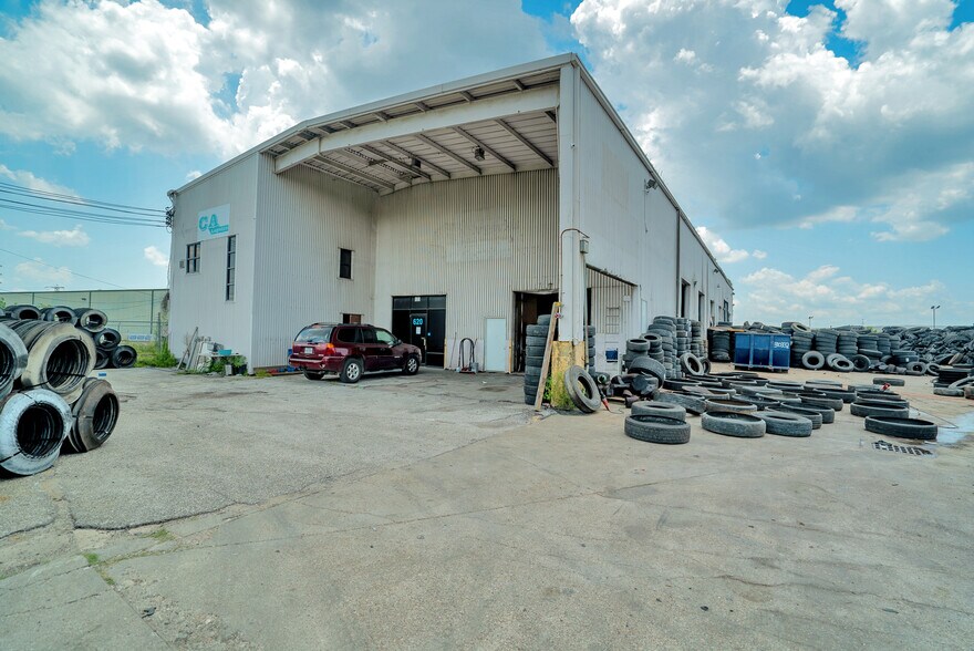 More Photos Of 620 Gellhorn Dr, Houston Warehouse For Sale