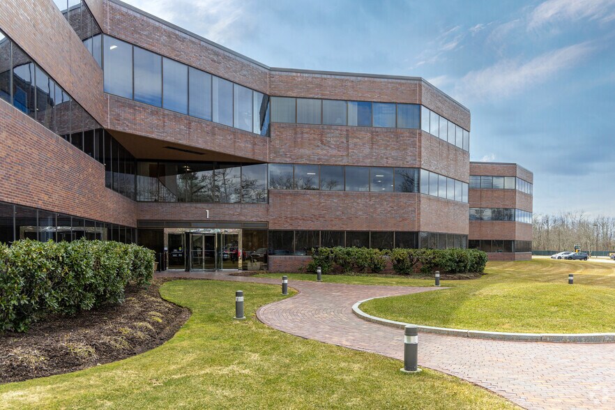 More Photos Of 1 Hartwell Pl, Lexington Office For Lease