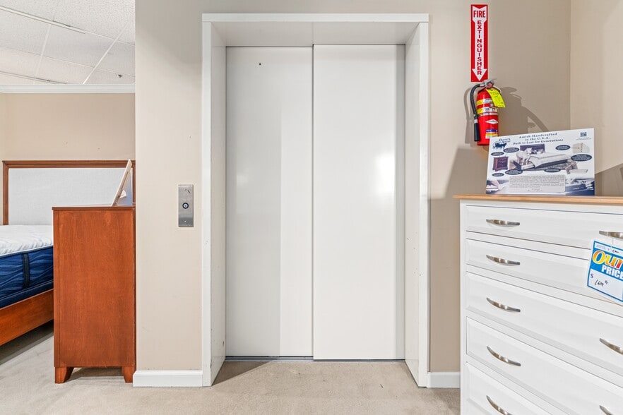 More Photos Of 130 Western Ave, South Portland Freestanding For Sale