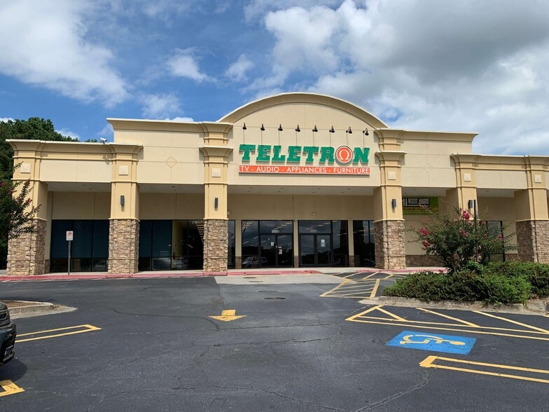 More Photos Of 5600 Buford Hwy NE, Atlanta Freestanding For Lease