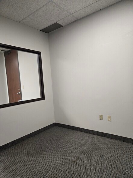 More Photos Of 2828 E Trinity Mills Rd, Carrollton Office For Lease