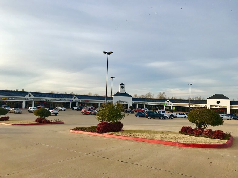 More Photos Of 12301-12417 N Rockwell Ave, Oklahoma City Unknown For Lease