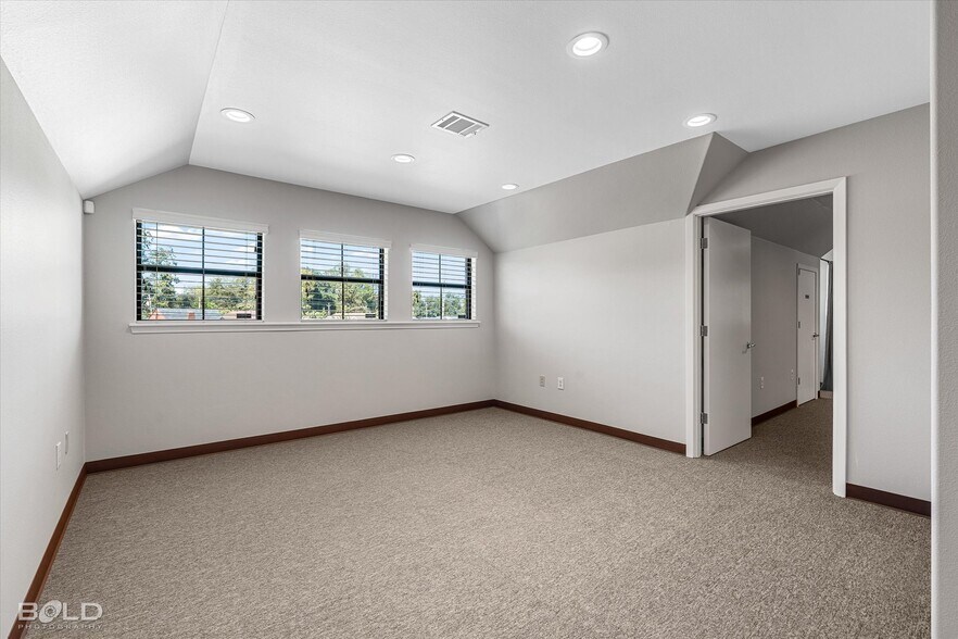 More Photos Of 3605 Youree Dr, Shreveport Office For Sale