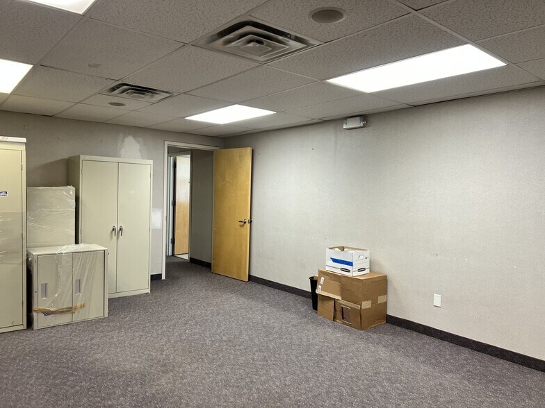 More Photos Of 2 Stowe Rd, Peekskill Medical For Sale