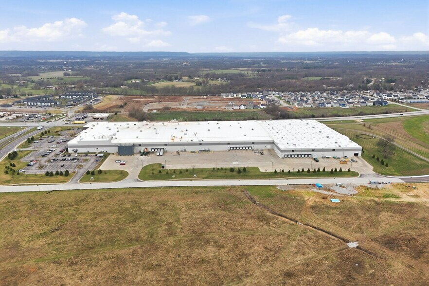 More Photos Of 100 River Ridge Pky, Jeffersonville Manufacturing For Lease