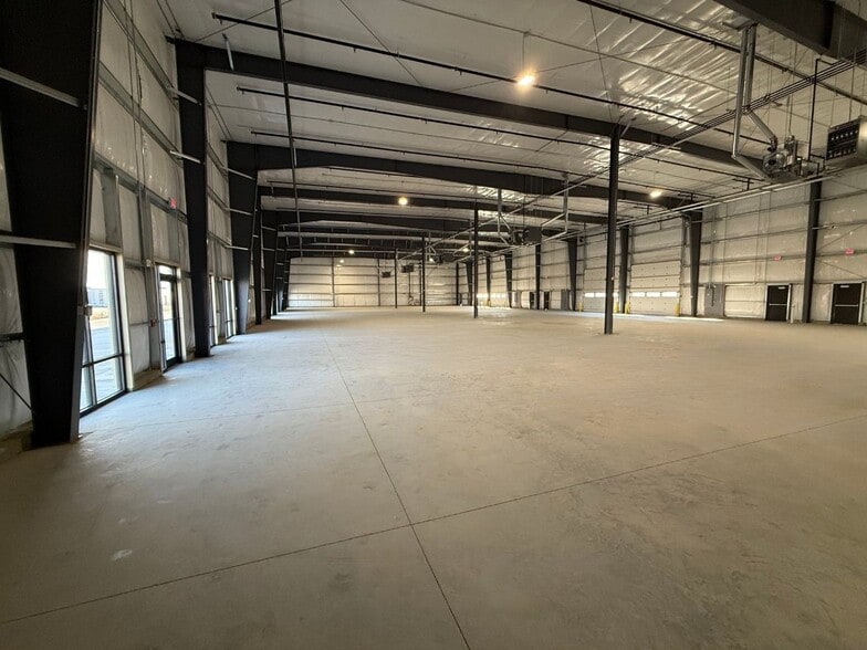 More Photos Of 4100 E Producer Ln, Sioux Falls Distribution For Lease