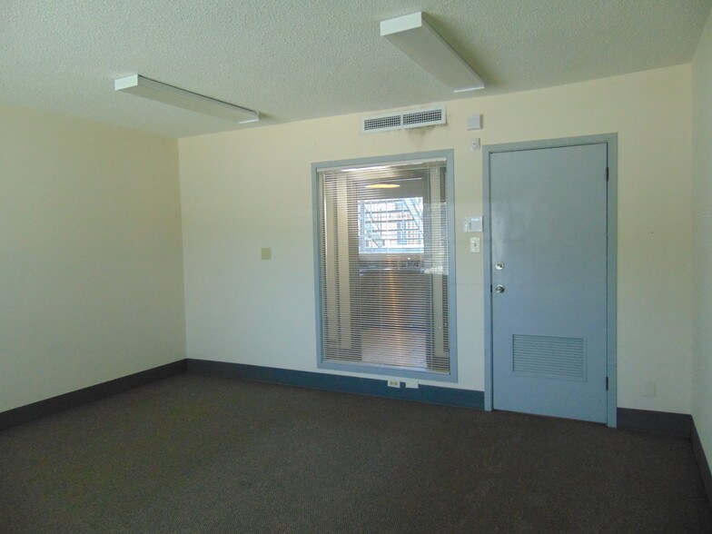 More Photos Of 2625 Line Ave, Shreveport Office For Lease