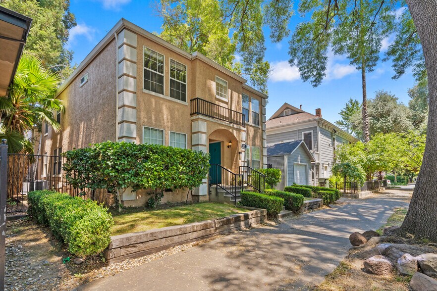 More Photos Of 321 T St, Sacramento Apartments For Sale