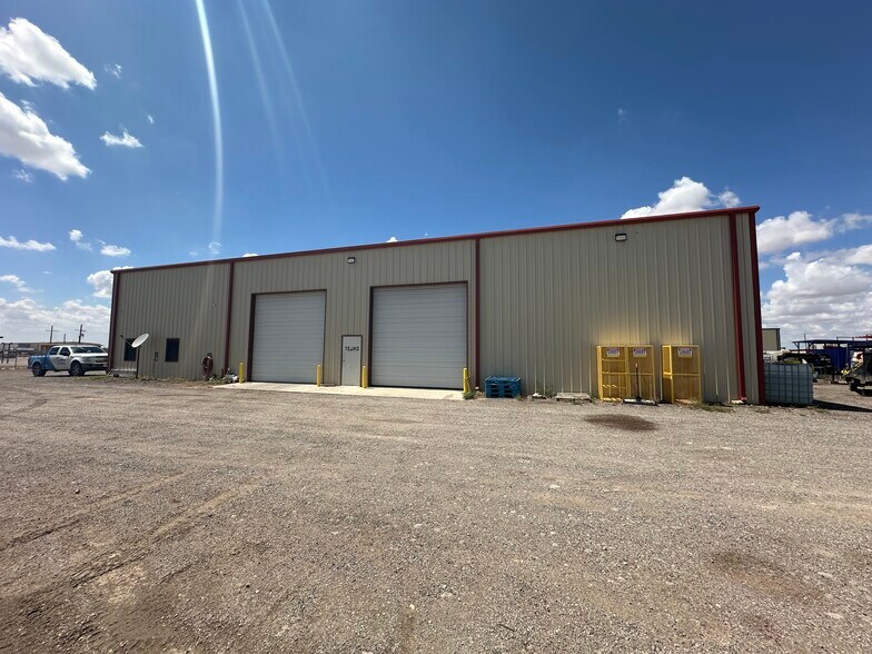 More Photos Of 2318 E County Road 123, Midland Warehouse For Lease