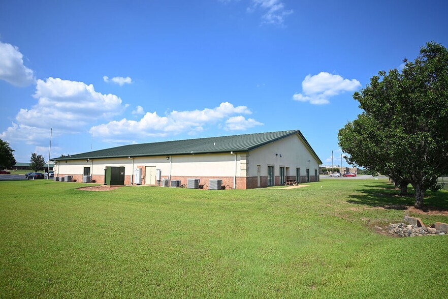 More Photos Of 96 Cohen Walker Dr, Warner Robins Medical For Sale