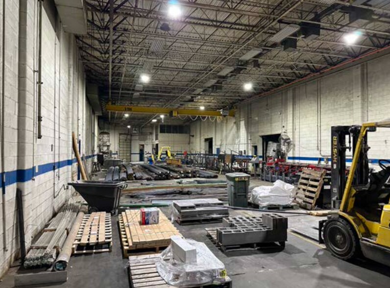 More Photos Of 10400 Evendale Dr, Evendale Warehouse For Lease