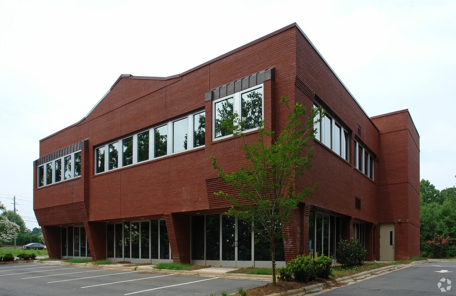 More Photos Of 5720 Creedmoor Rd, Raleigh Medical For Sale