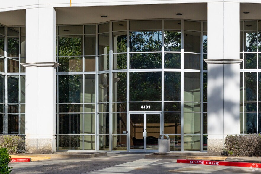 More Photos Of 4101 Interwood N Pky, Houston Medical For Lease