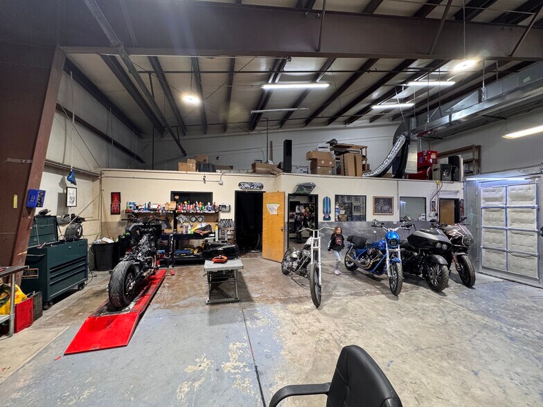 More Photos Of 8017 S 1st St, Wellington Medical For Sale