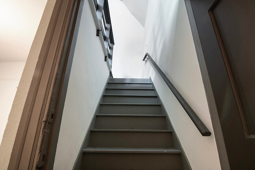 More Photos Of 1732 N Wilton Pl, Los Angeles Apartments For Sale