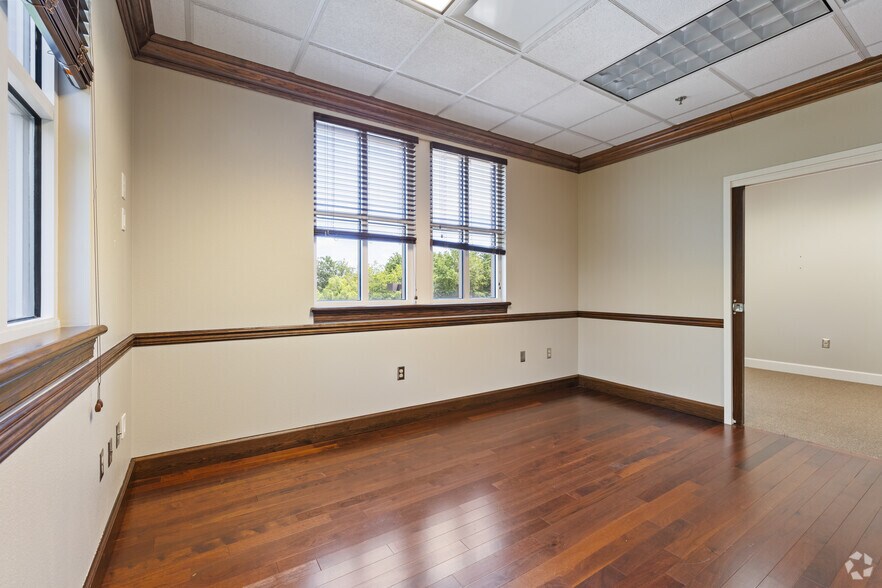 More Photos Of 3664 Coolidge Ct, Tallahassee Office For Sale