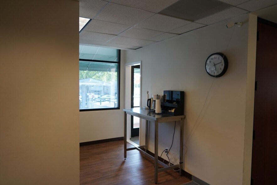 More Photos Of 585 Glenwood Ave, Menlo Park Office Residential For Sale