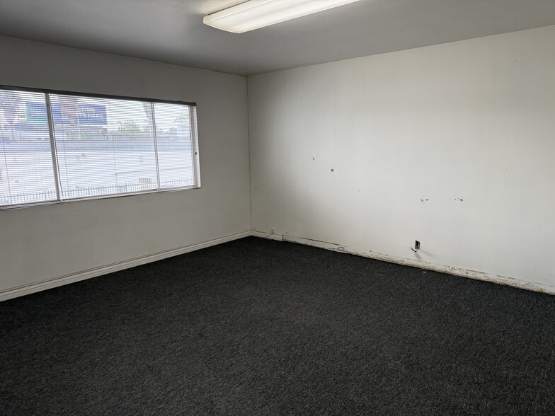 More Photos Of 11354 Burbank Blvd, North Hollywood Loft Creative Space For Lease