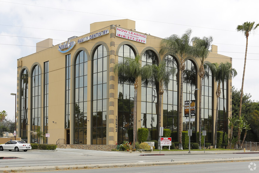 Primary Photo Of 15643 Sherman Way, Van Nuys Office For Lease