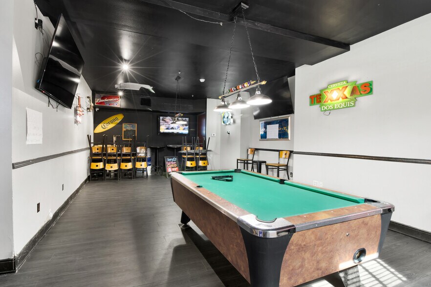 More Photos Of 410 Us Highway 79 S, Henderson Hotel For Lease