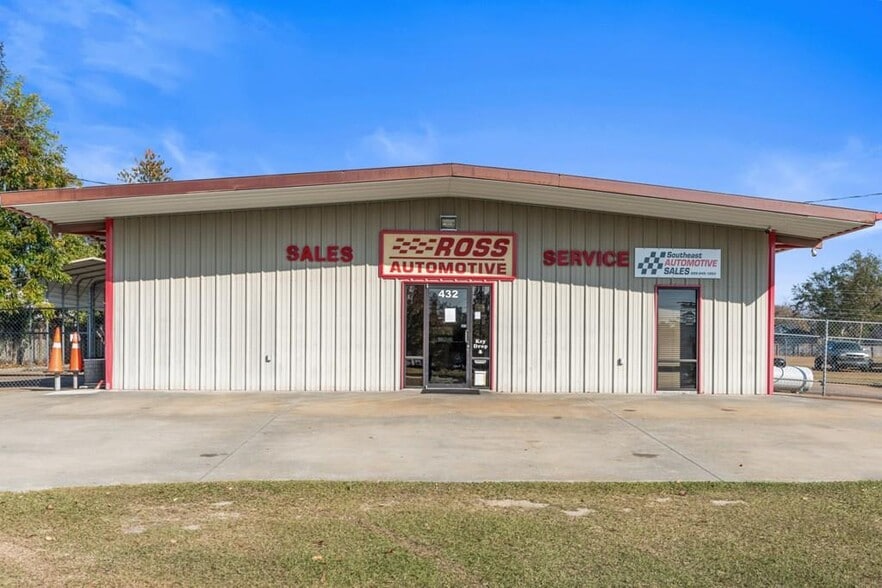 More Photos Of 432 Connell Rd, Valdosta Service For Sale