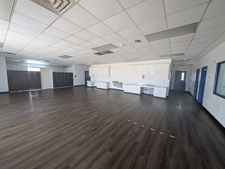 More Photos Of 101 Mesquite, Elm Mott Office For Lease