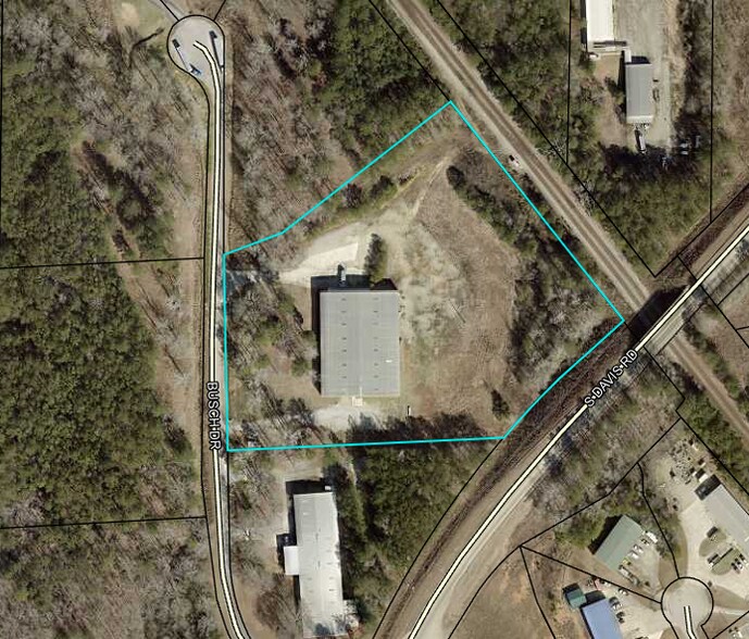 More Photos Of 71 Busch Dr, Lagrange Warehouse For Lease