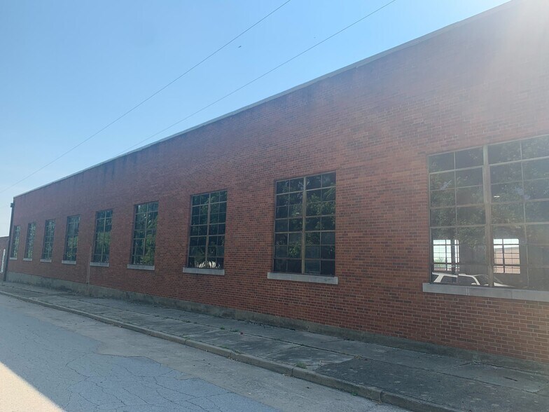 More Photos Of 107 W 2nd St, Webb City Industrial For Sale