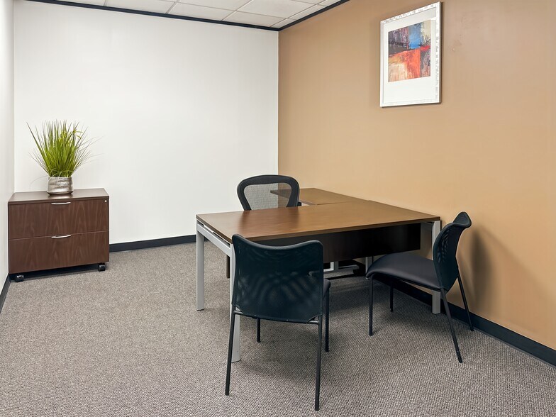 More Photos Of 13201 Northwest Fwy, Houston Coworking Space