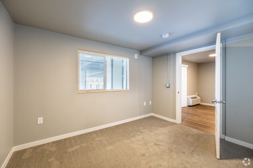 More Photos Of 1525 W Havens Ave, Mitchell Apartments For Lease