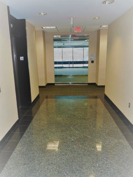 More Photos Of 5510 Cherokee Ave, Alexandria Coworking Space