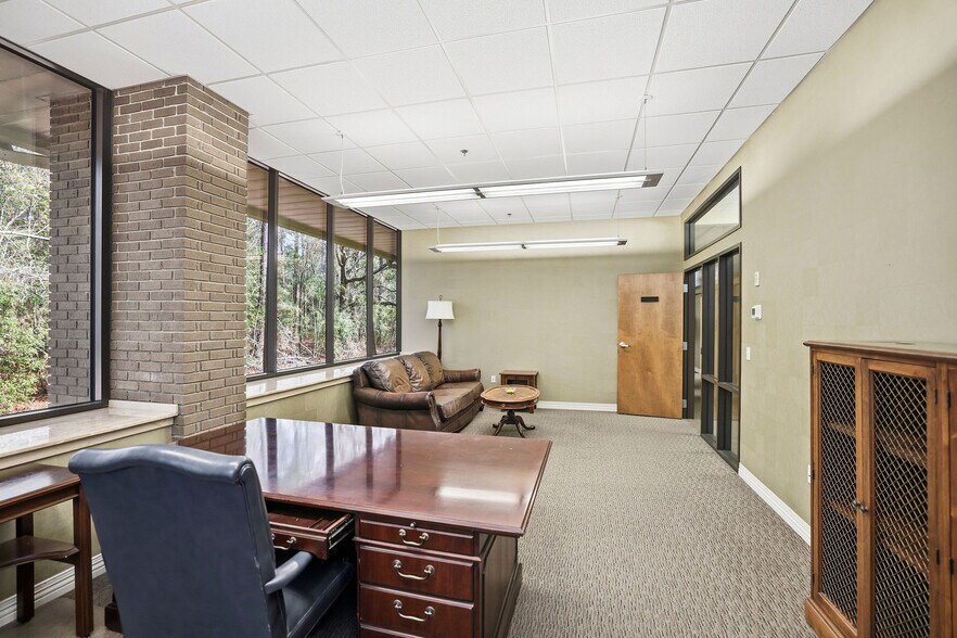 More Photos Of 68031 Capital Trace Row, Mandeville Office For Lease