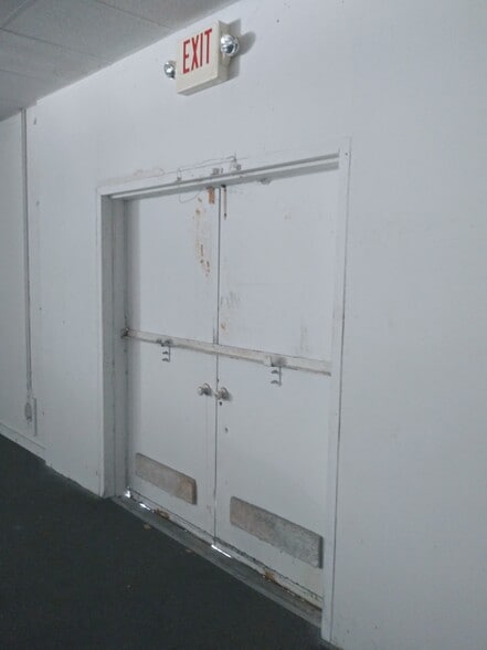 More Photos Of 2960 S Cleveland Ave, Fort Myers Unknown For Lease