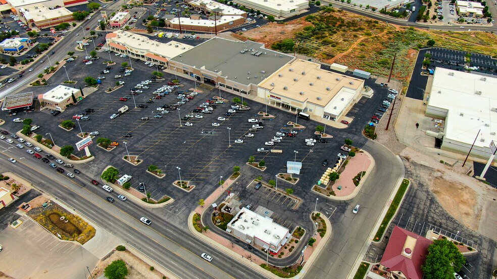 More Photos Of 875 W Red Cliffs Dr, Washington Supermarket For Sale