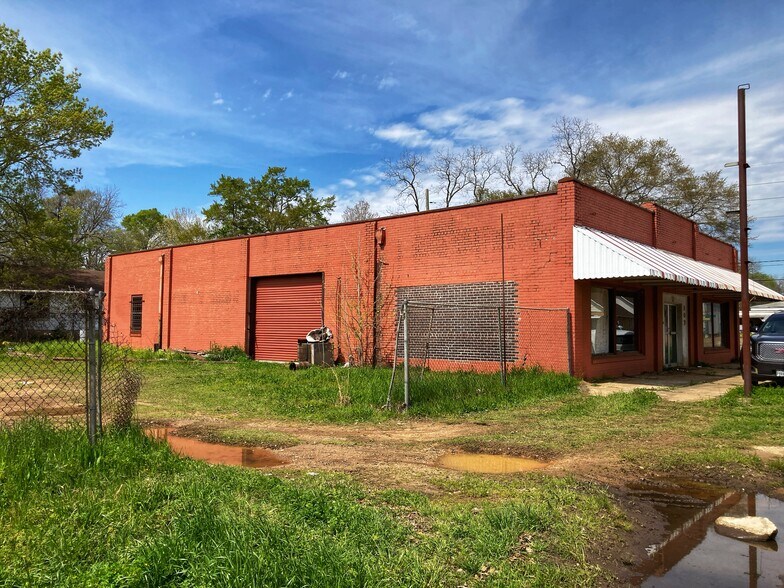More Photos Of 302 S Louise St, Atlanta Light Manufacturing For Sale