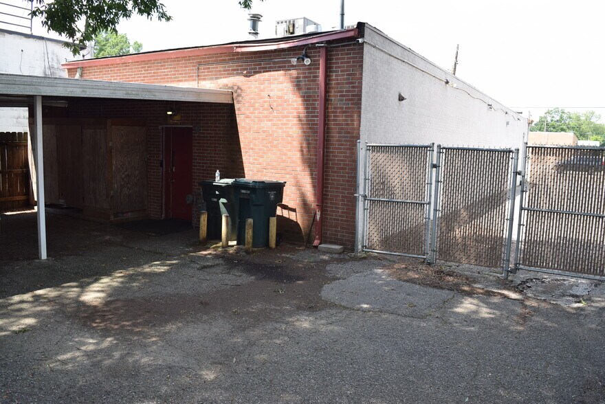 More Photos Of 3515 Summer Ave, Memphis Office For Sale