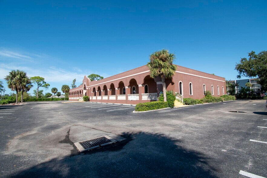 More Photos Of 2484 Caring Way, Port Charlotte Medical For Lease