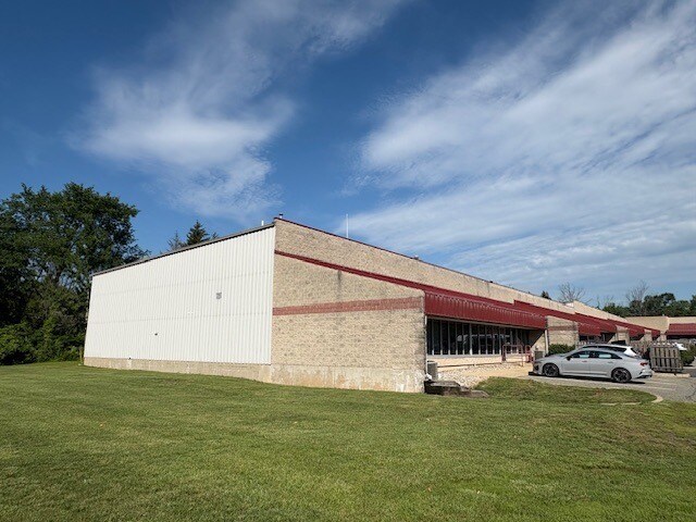 More Photos Of 216 Us Highway 206, Hillsborough Light Distribution For Lease