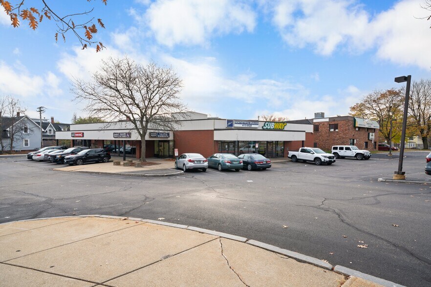 More Photos Of 20 S Main St, Manchester Freestanding For Lease