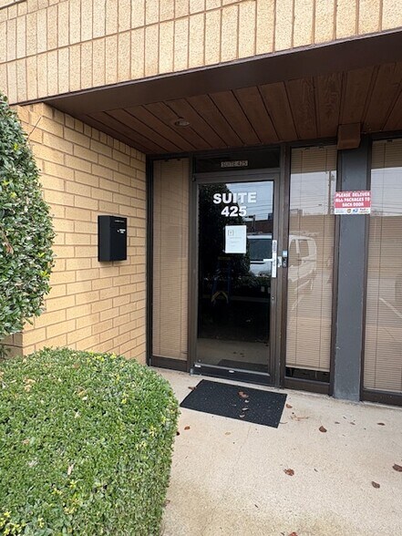 More Photos Of 4025 Pleasantdale Rd, Doraville Light Distribution For Lease
