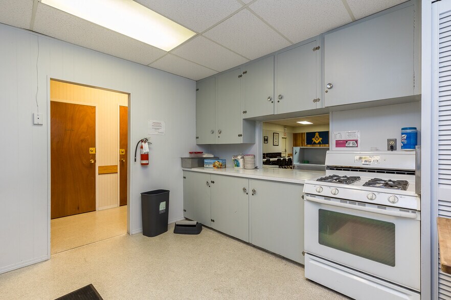 More Photos Of 33860 Pine st, Abbotsford Flex For Sale